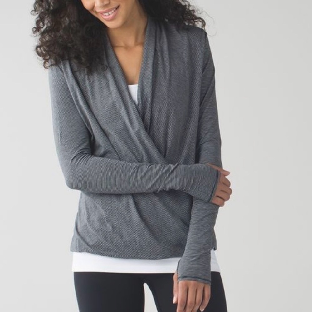 Lululemon Size 4 Radiant Long Sleeve Tonka Stripe Black Heathered Medium Grey - Picture 1 of 16
